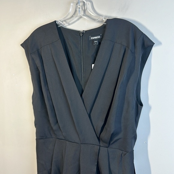 NWT Express V-Neck Faux Wrap Pleated Sheath Dress Black Size L - Picture 6 of 14